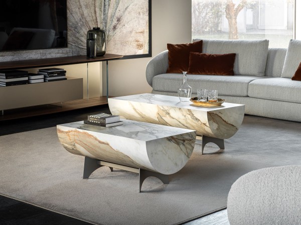 Cattelan Italia 的 Caesar 茶几在客厅区域