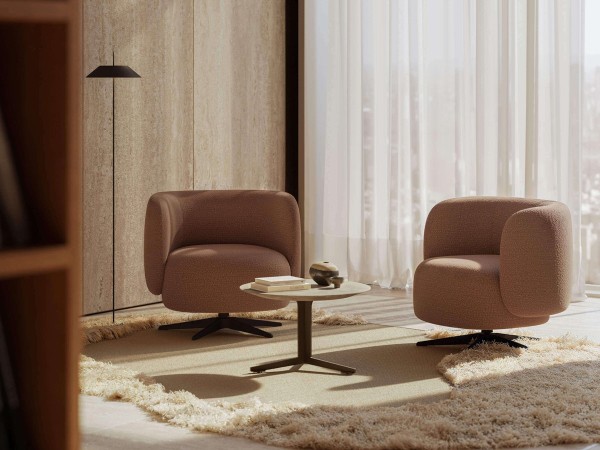 La table basse Oydo avec les fauteuils Miki de Lema