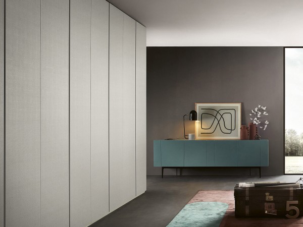 Text bespoke wardrobe by Lema