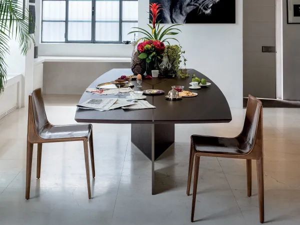 Detalles de la estructura de la mesa Epsilon de Arketipo