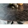 Dettagli del piano in marmo del tavolo Oracle