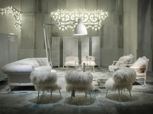 La butaca Nepal en una sala de estar