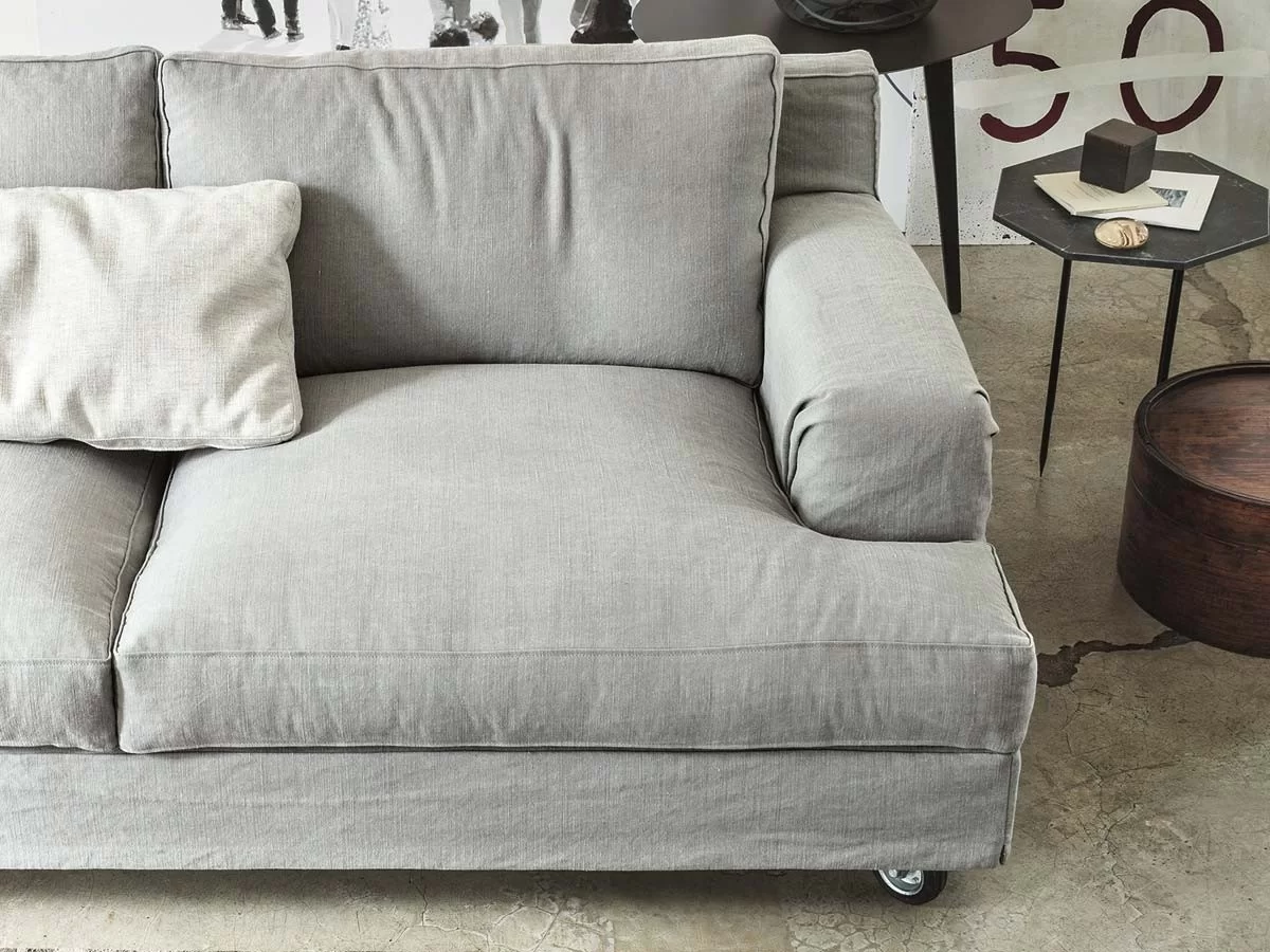 Furnish your home in British style with Aberdeen sofa by Lema