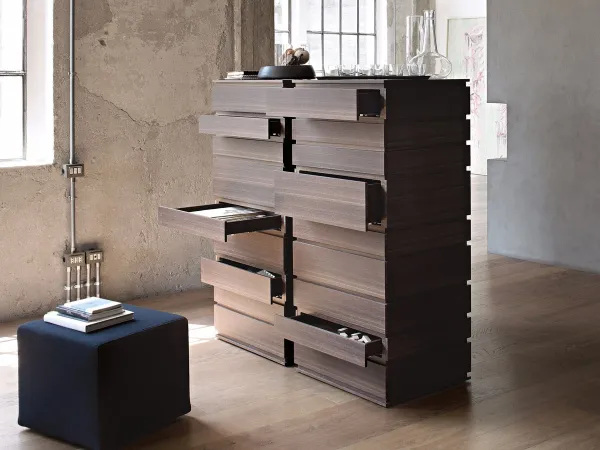 Die neun Schubladen der Kommode Nine von Lema