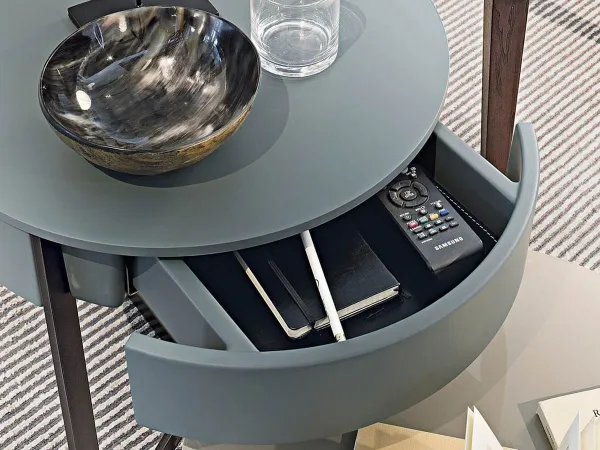 Lema Sign Nachttisch in einer anderen Ausführung