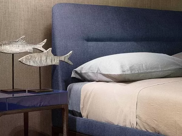 Details of the headboard of Lema Victoriano bed