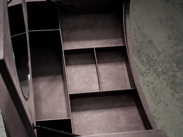 Yves dressing table by Baxter