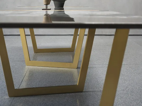 Pangea Tisch von Baxter