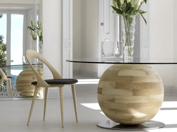 Der Gheo - Off-Tisch von Porada in einem Wohnbereich