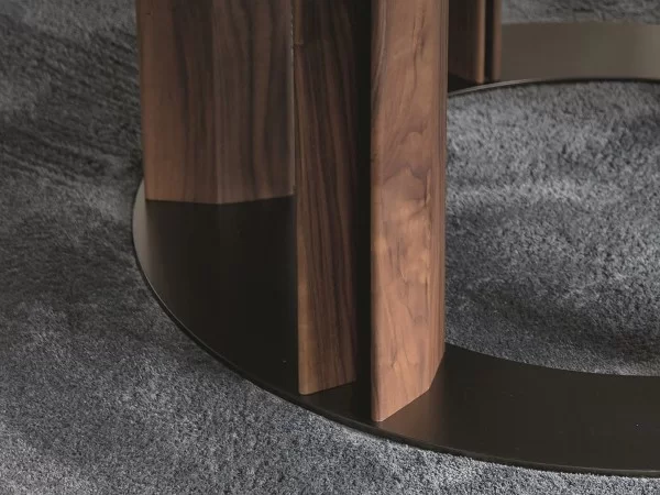 Porada Thayl table - details of the wooden legs