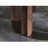 Detalle de las patas de madera de la mesa Thayl de Porada