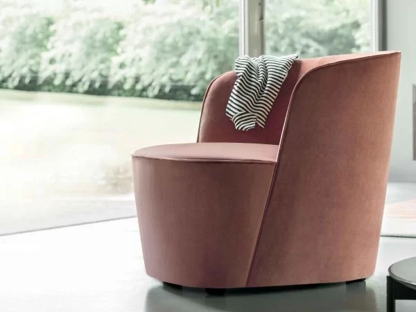 Another colour for the Felix armchair by Lema
