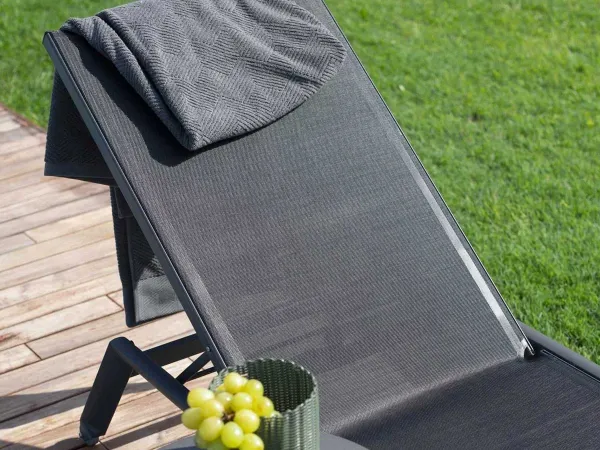 Détails de la structure de la chaise longue Maxim