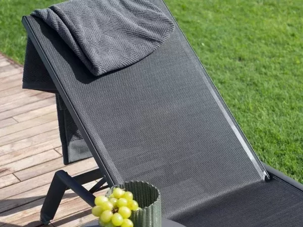 Détails de la structure de la chaise longue Maxim