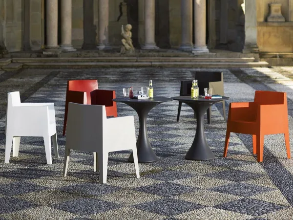 Sillón Toy de Driade en una sala de estar