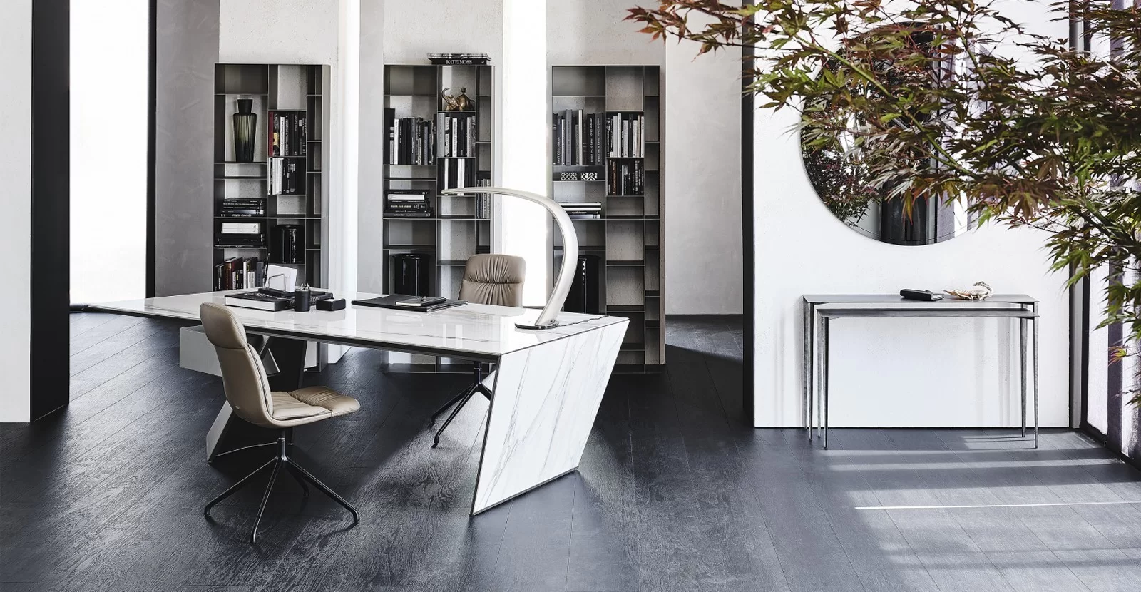 Discover the italian furniture for the office on Marchese 1930